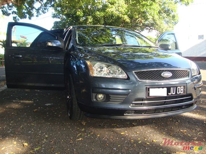 2008' Ford Focus photo #2