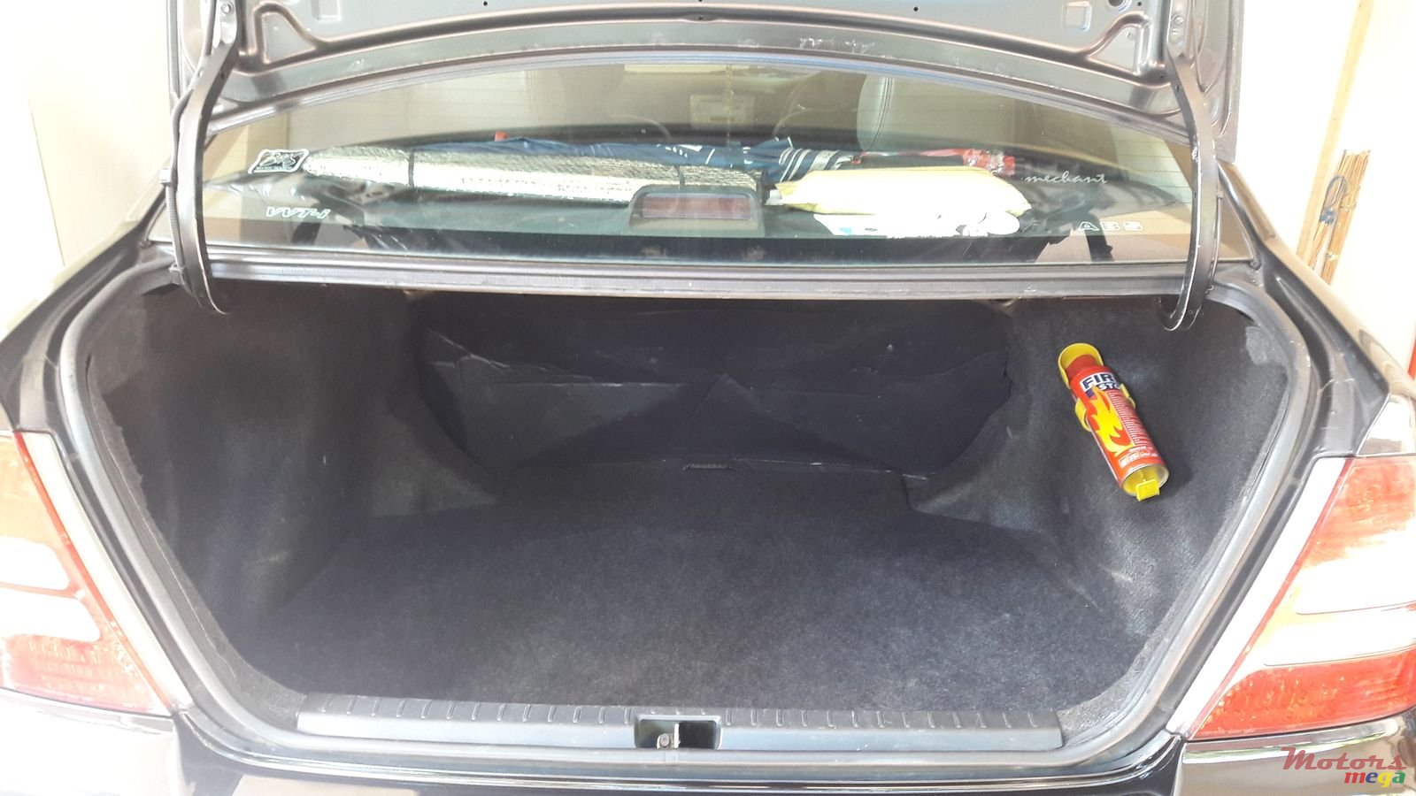 2004' Toyota Corolla photo #5