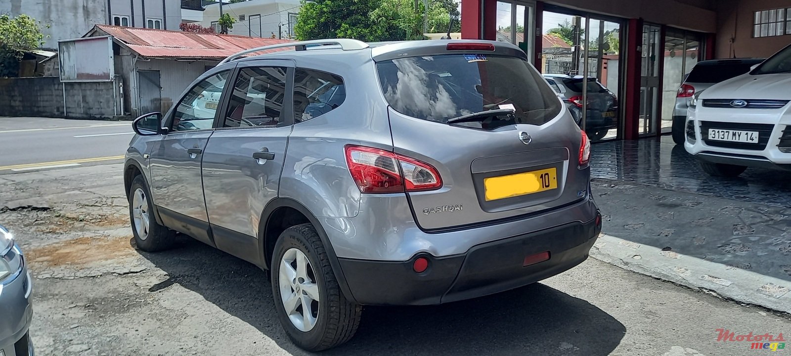 2010' Nissan Qashqai+2 photo #3