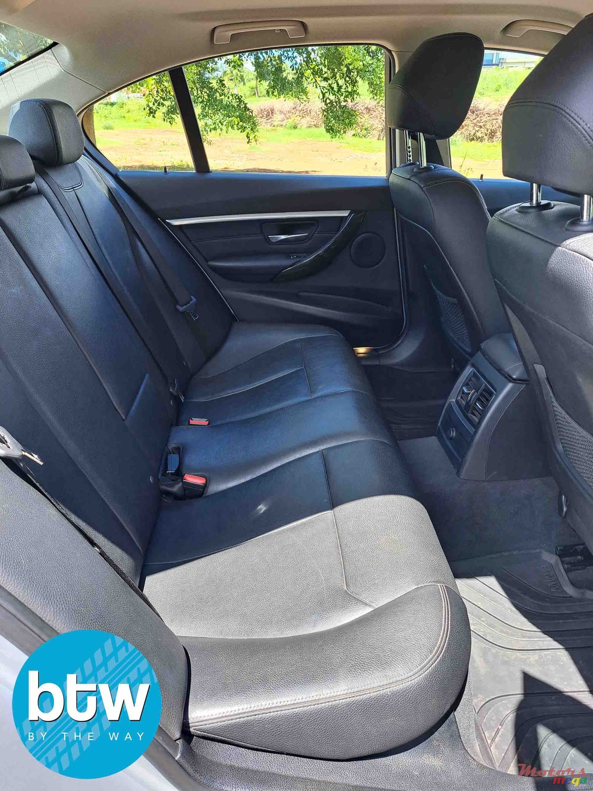 2017' BMW 318 Luxury photo #6