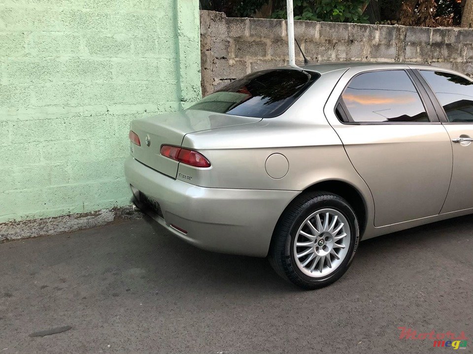 2005' Alfa Romeo 156 photo #4