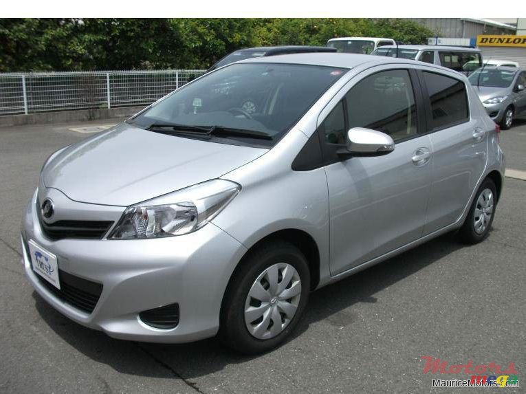 2012' Toyota Yaris photo #4