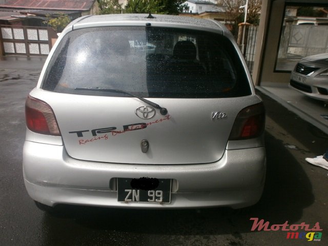 1999' Toyota Vitz photo #5
