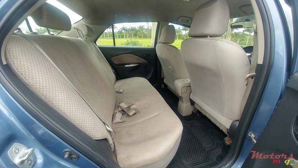 2007' Toyota Belta photo #5