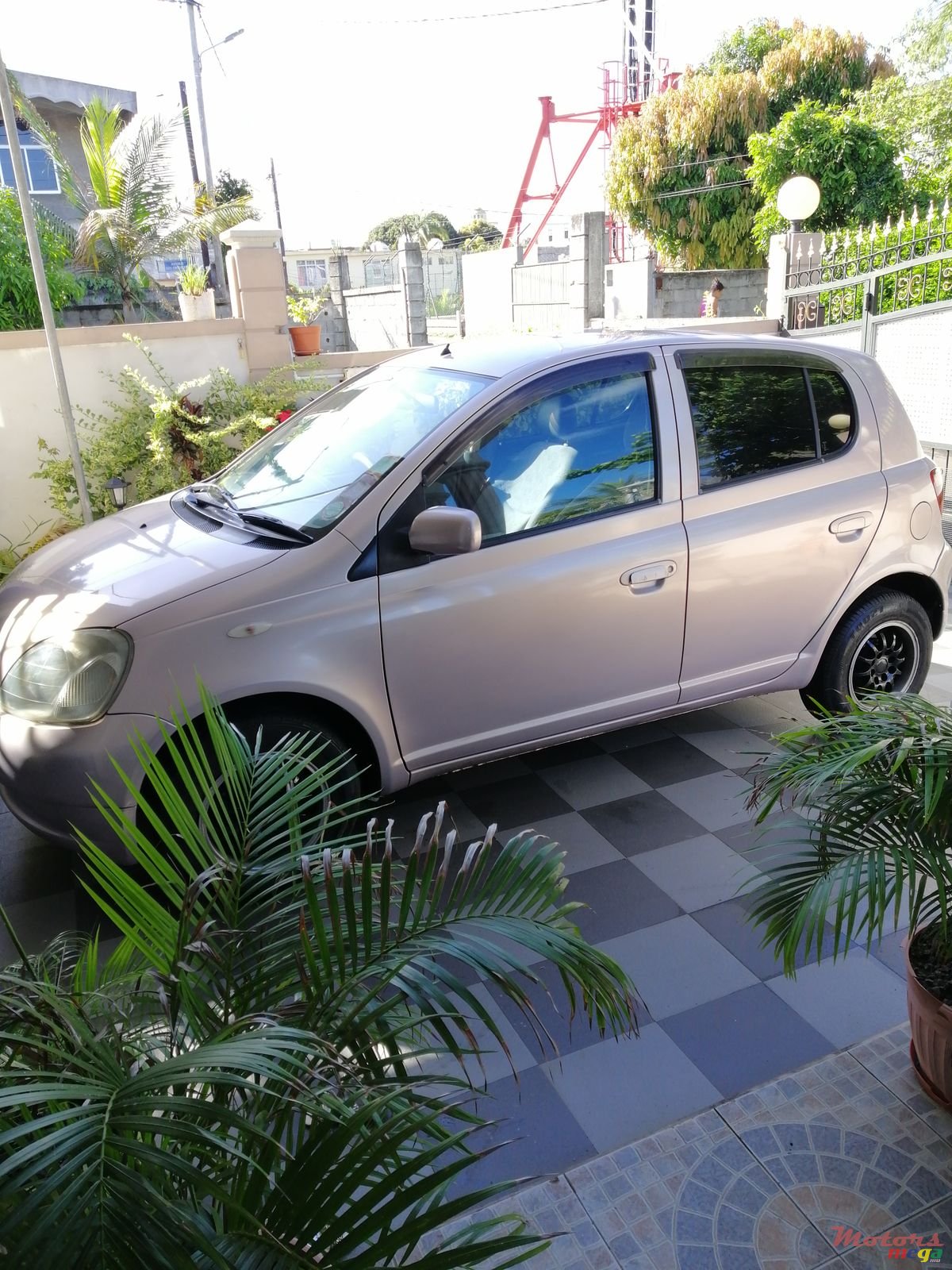 2000' Toyota Vitz photo #3