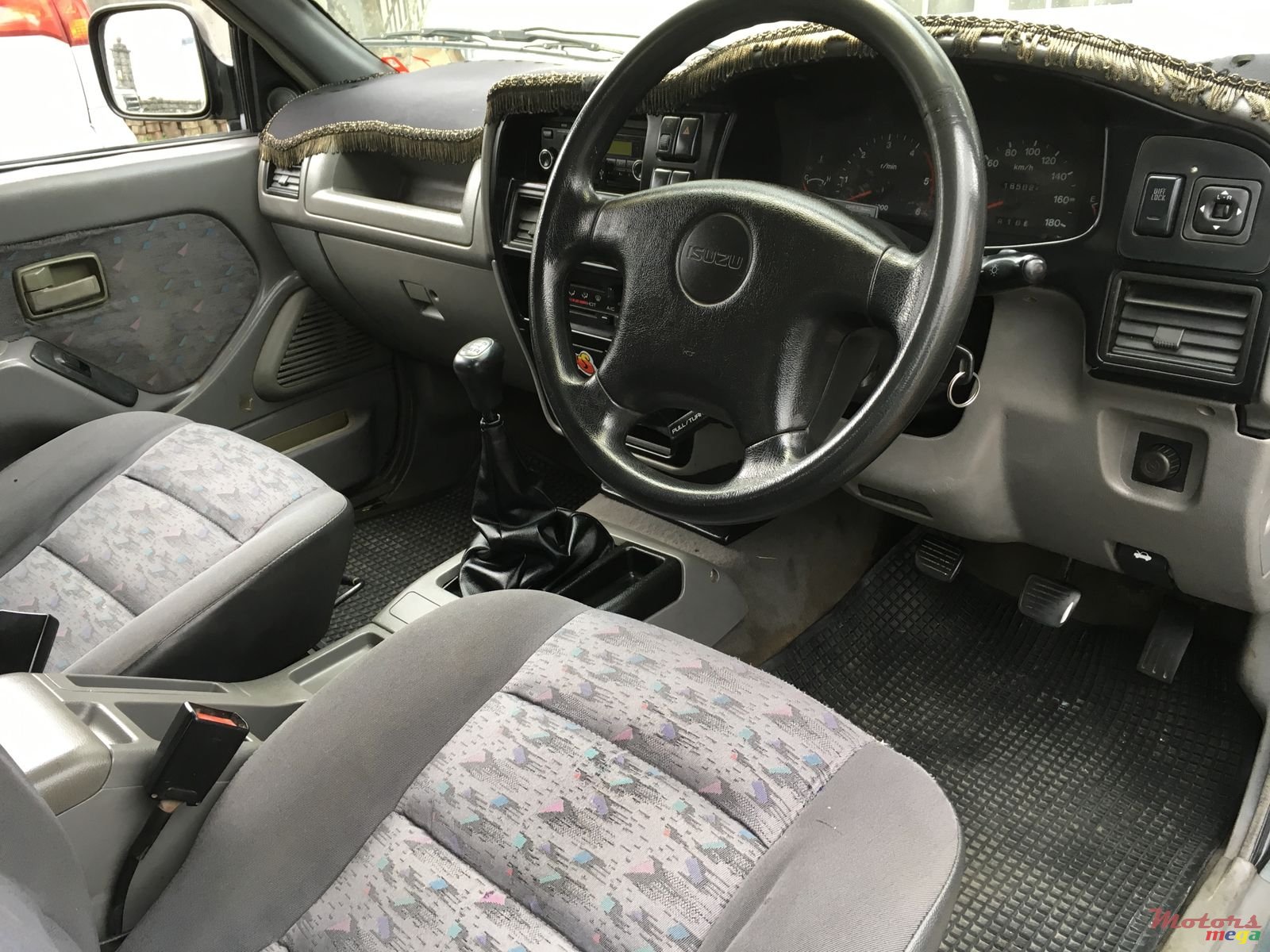 2000' Isuzu KB Series photo #3