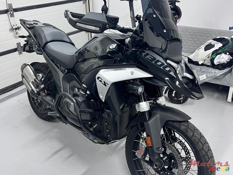 2024' BMW R1300 GS TRIPLE BLACK photo #1