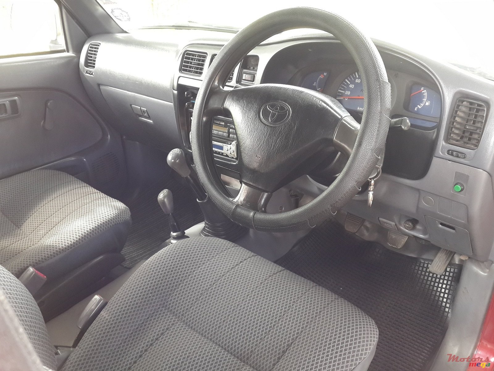 1999' Toyota Hilux (4x4) photo #5