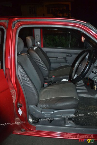 2009' Nissan photo #4