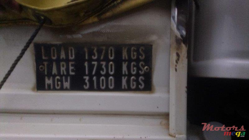 2011' Isuzu photo #5