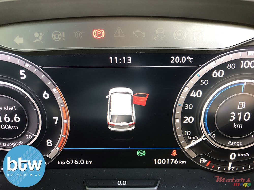 2018' Volkswagen Tiguan photo #7