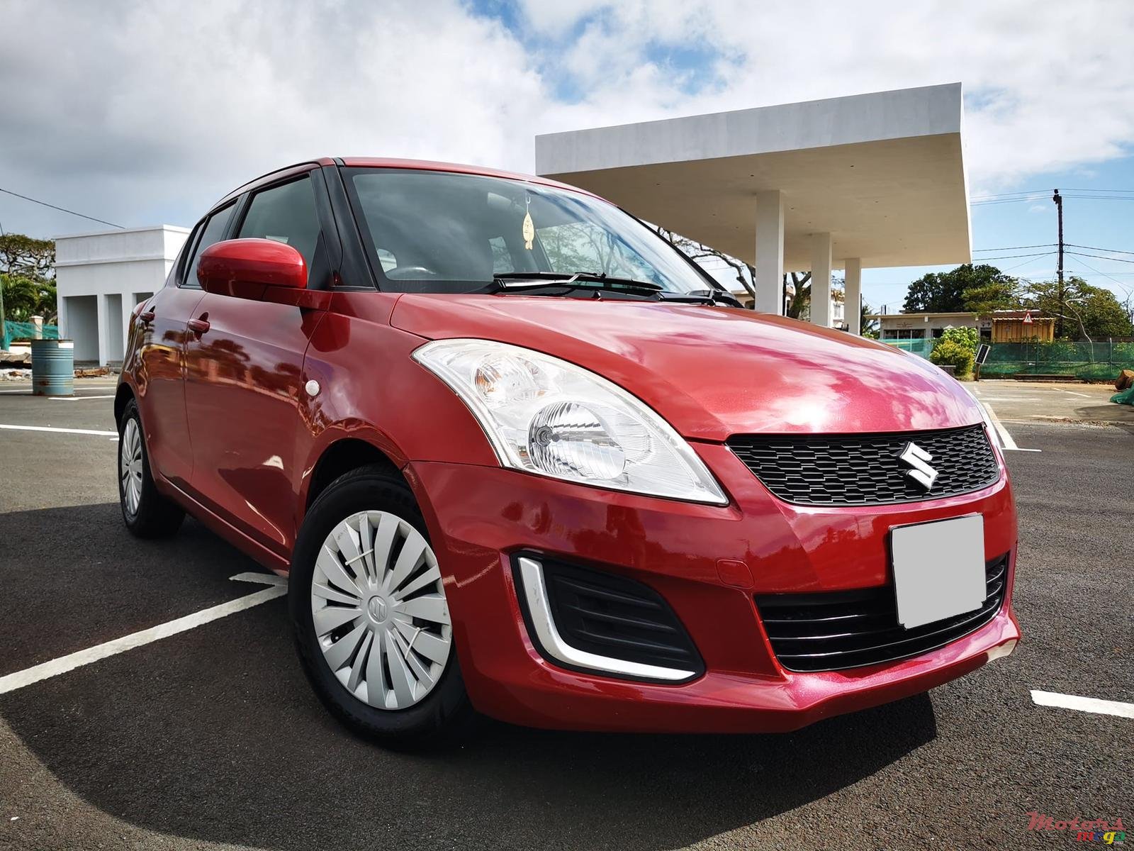 2014' Suzuki Swift photo #2