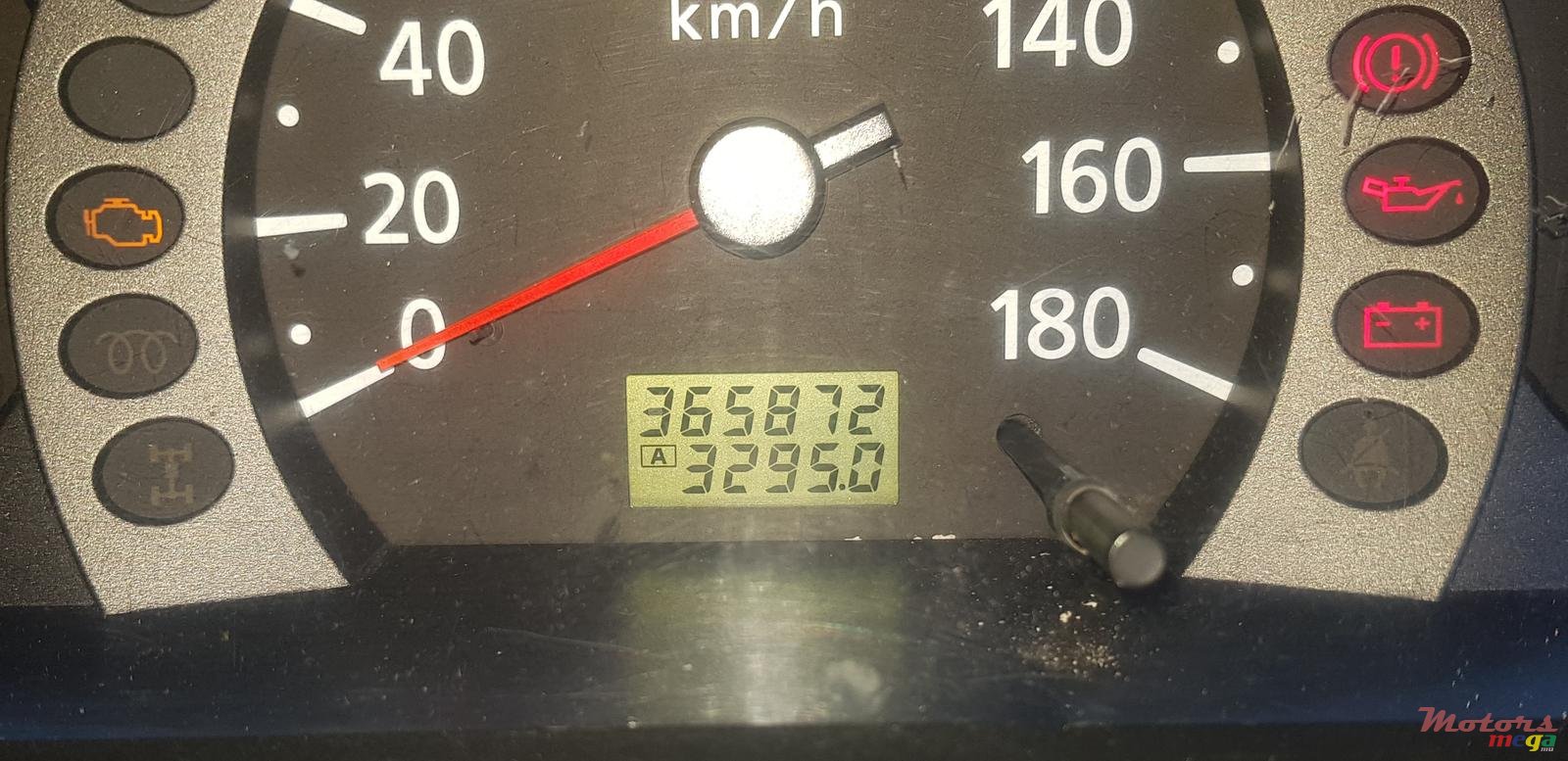 2004' Nissan Urvan photo #4