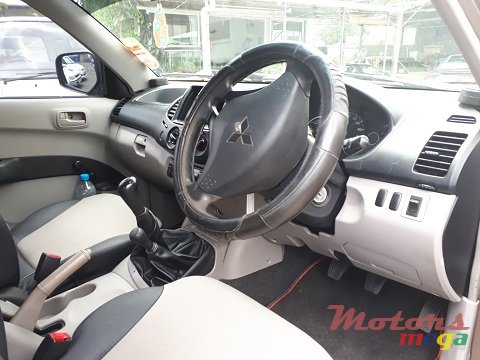 2013' Mitsubishi Sportero photo #6