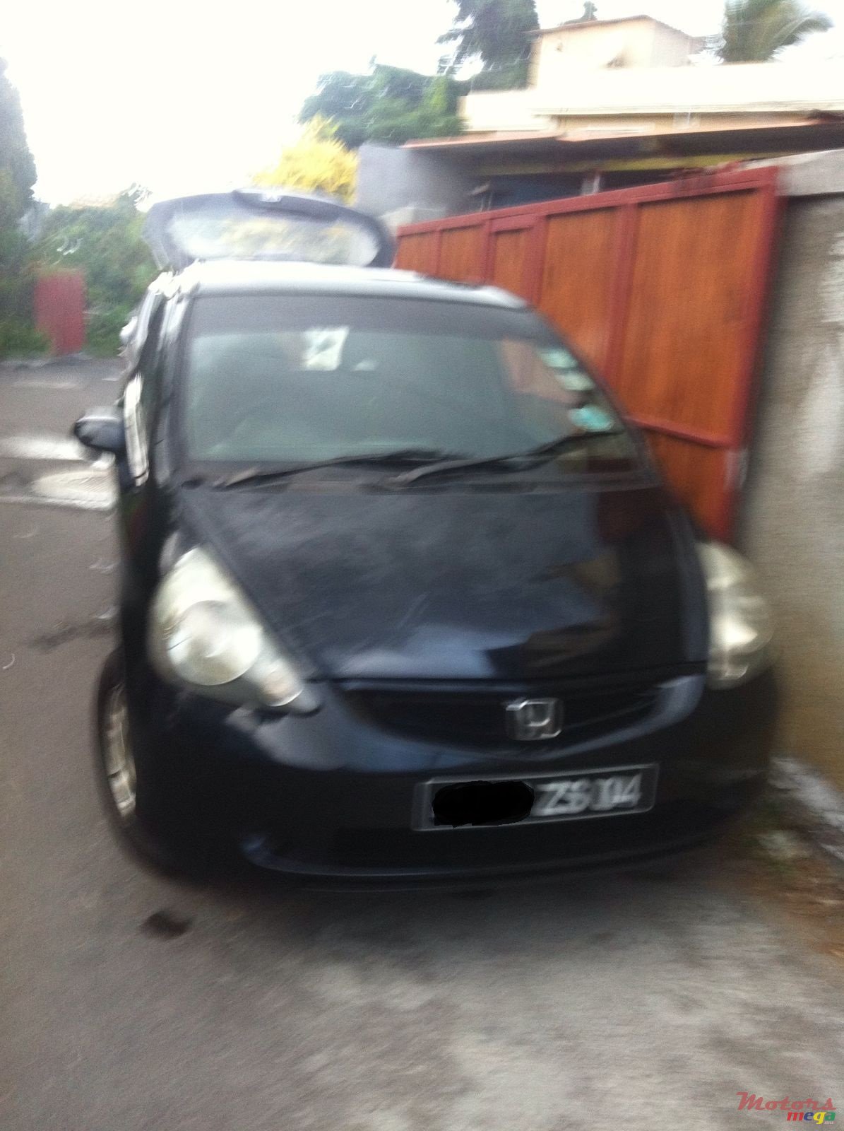 2004' Honda Fit photo #1