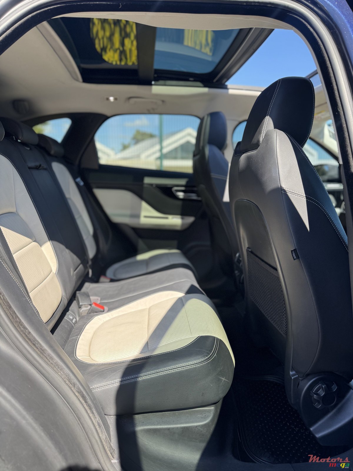 2018' Jaguar F-Pace photo #7
