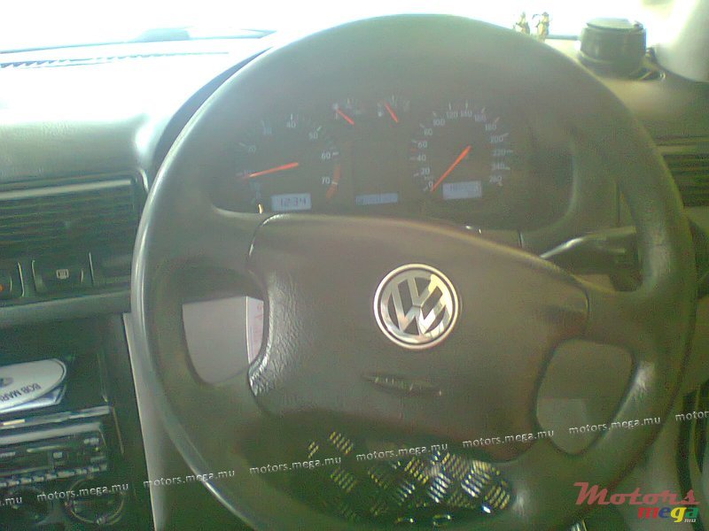 2000' Volkswagen Golf photo #4
