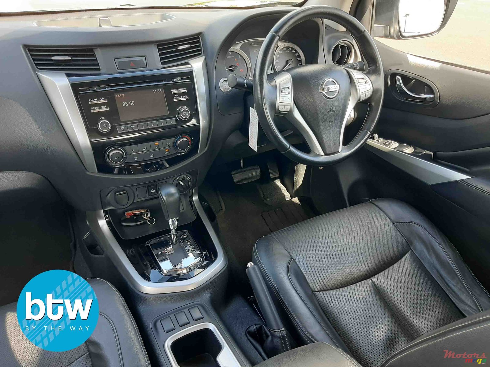 2018' Nissan Navara photo #6