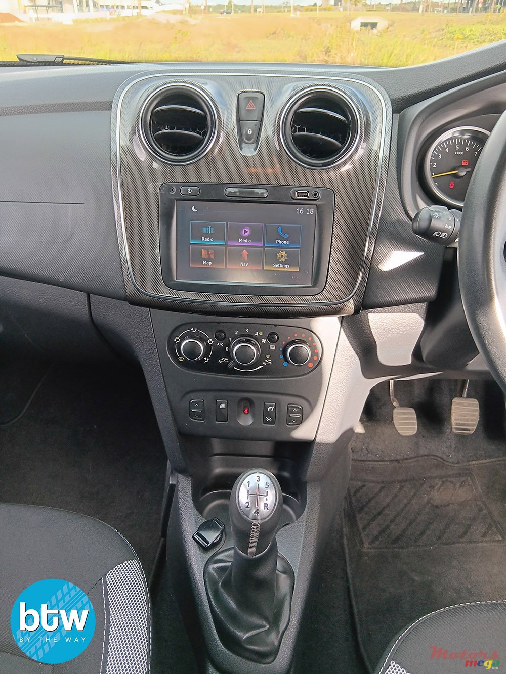 2018' Renault Sandero photo #5