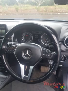 2013' Mercedes-Benz B-Class photo #2