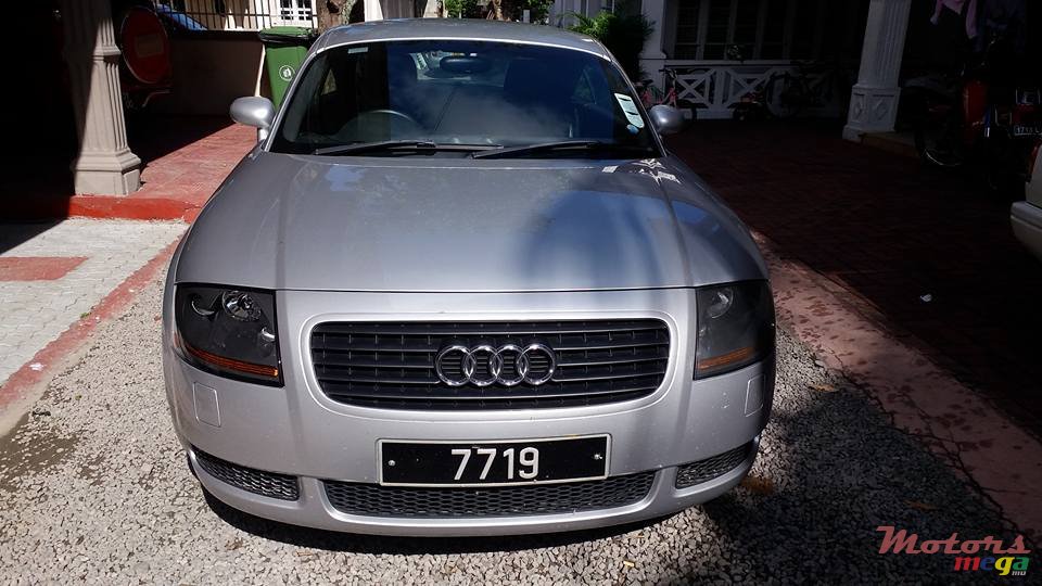 2001' Audi TT RS photo #1