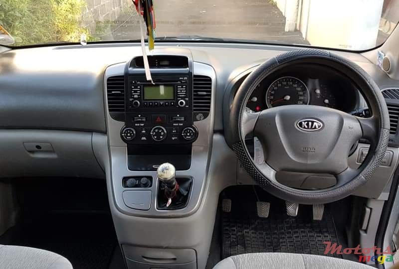 2012' Kia Carnival 7 seater photo #6