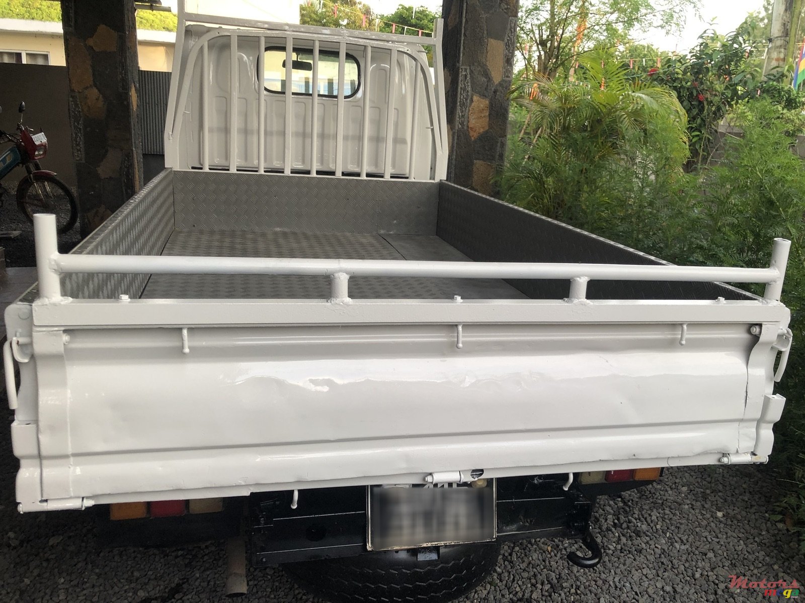 2001' Nissan Atlas single cab photo #2