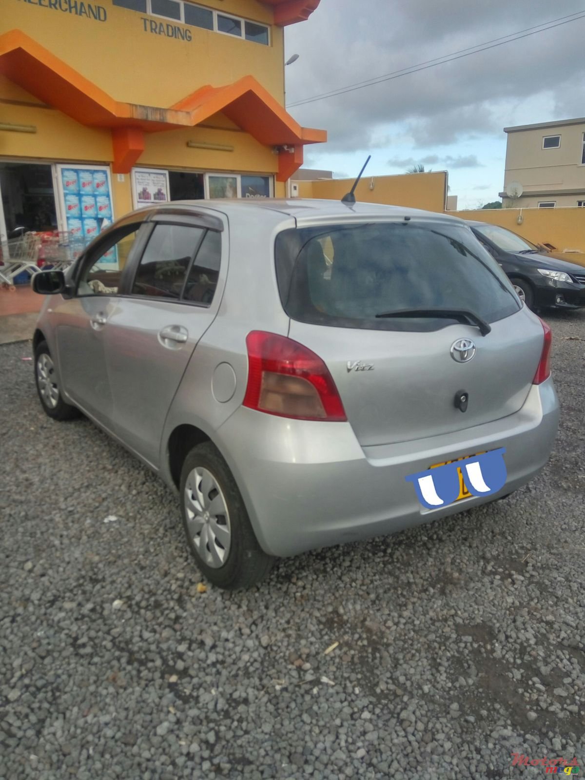 2006' Toyota Vitz photo #2