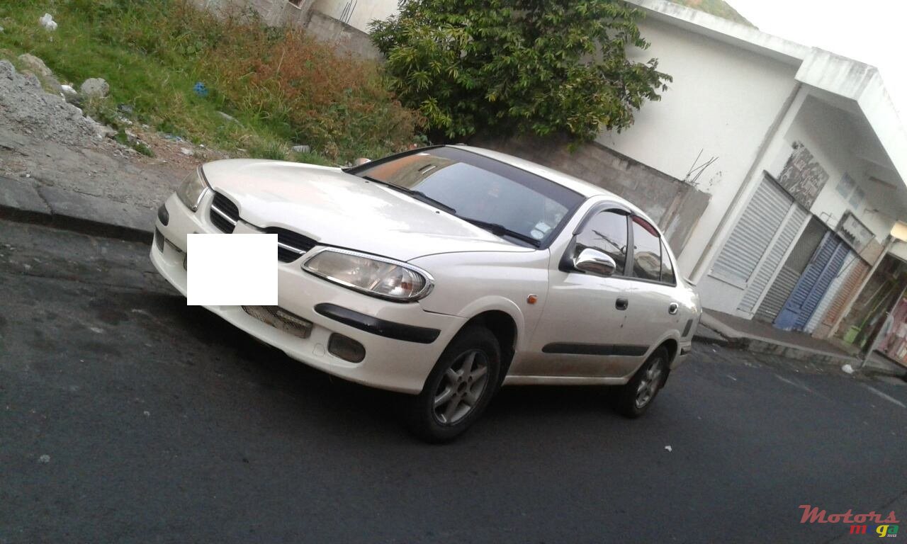 2000' Nissan photo #3