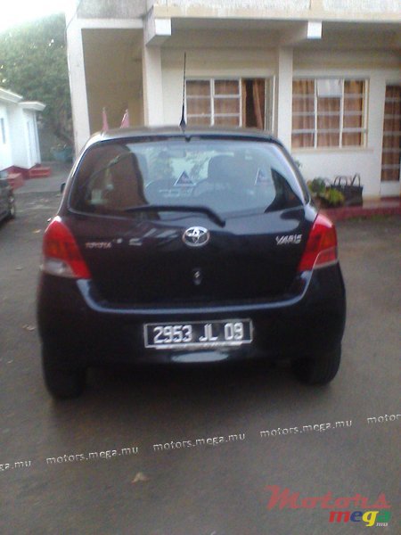 2009' Toyota Yaris photo #4