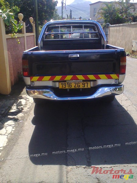 1997' Toyota Hilux 4x4 photo #4