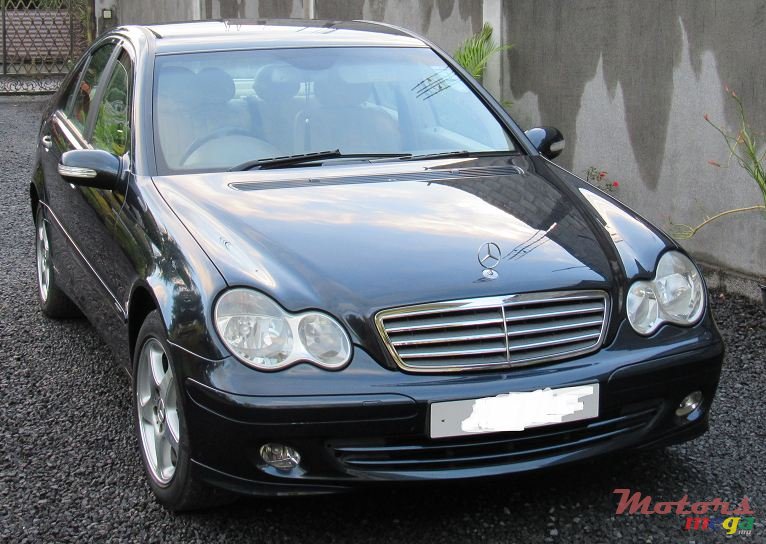 2004' Mercedes-Benz C-Class c180 photo #2
