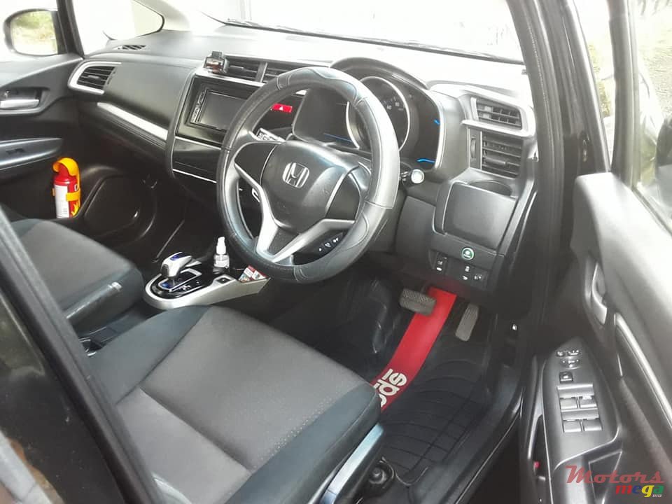 2014' Honda Fit HYBRID photo #3