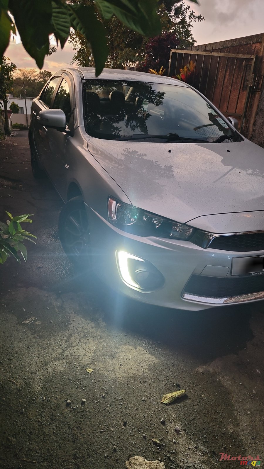 2016' Mitsubishi Lancer photo #1