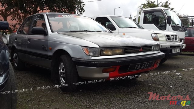 1991' Mitsubishi Lancer photo #1