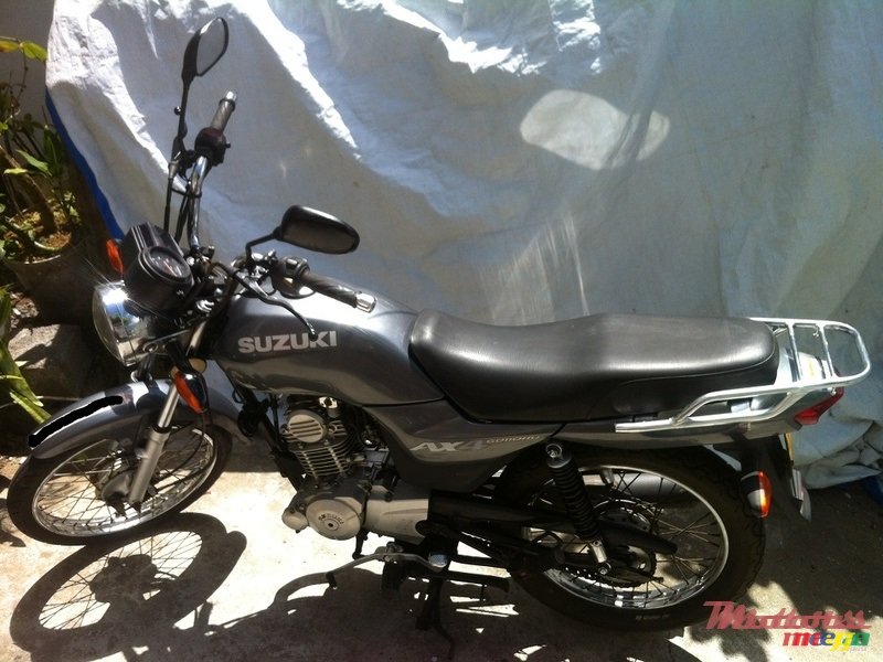 2012' Suzuki photo #1