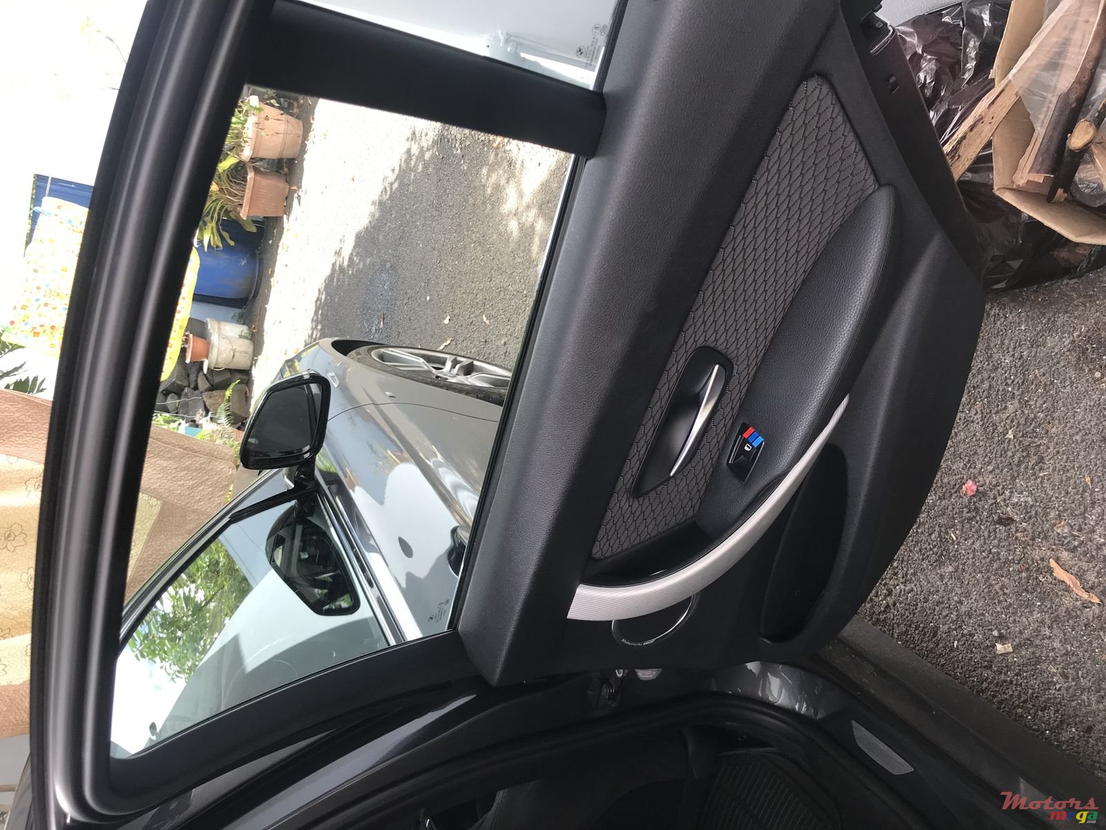 2014' BMW 3 Series Full m sports package photo #2