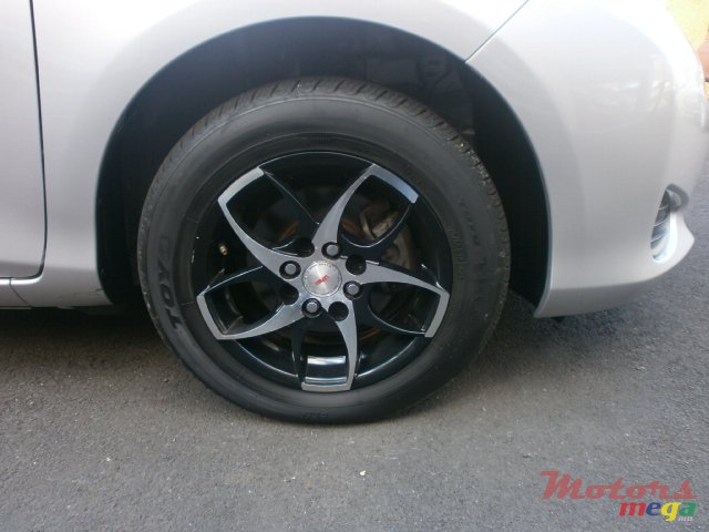 2011' Toyota Yaris Vitz JAPAN photo #7