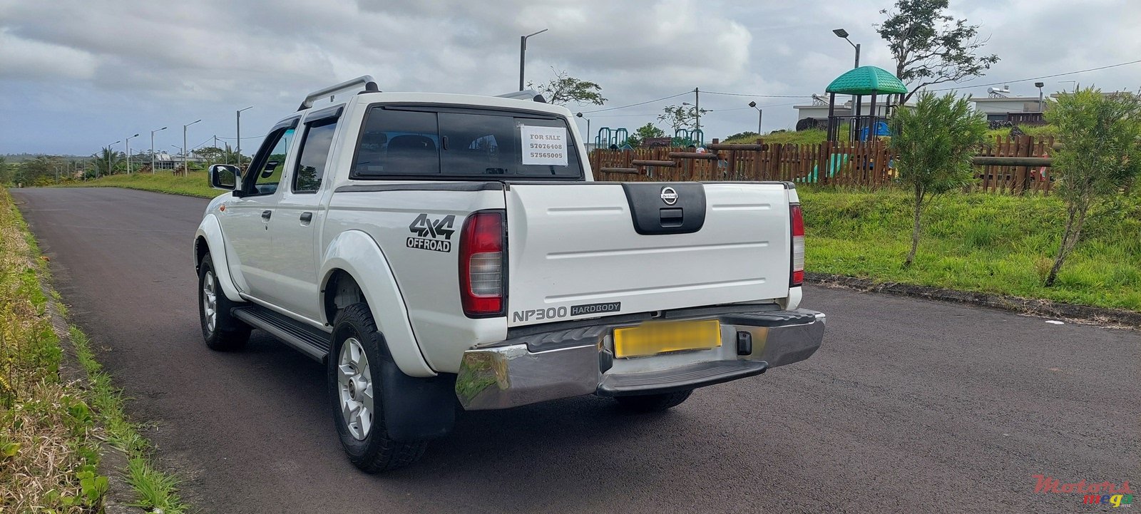 2021' Nissan Hardbody 4x4 photo #3