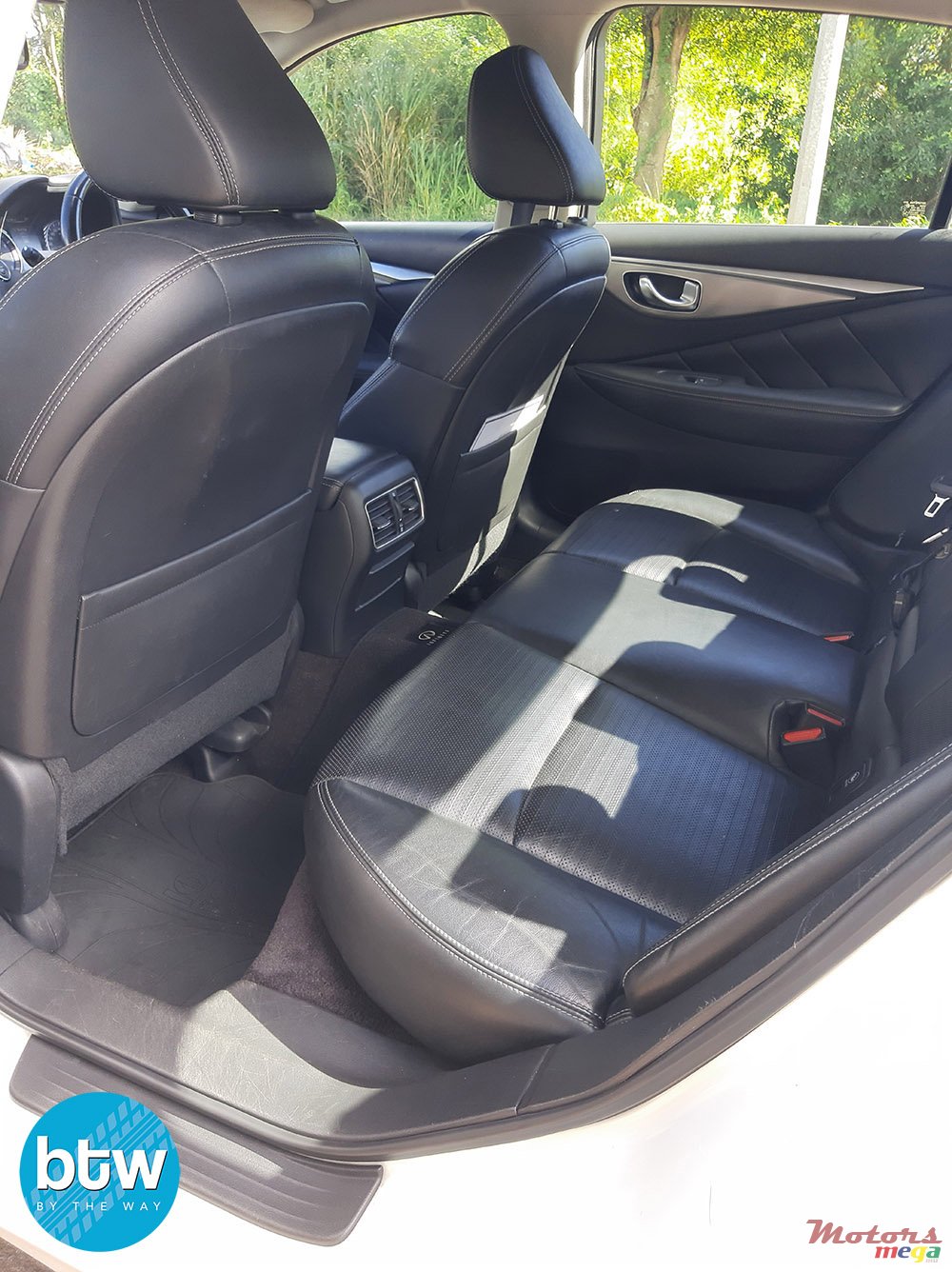 2016' Infiniti Q50 photo #4