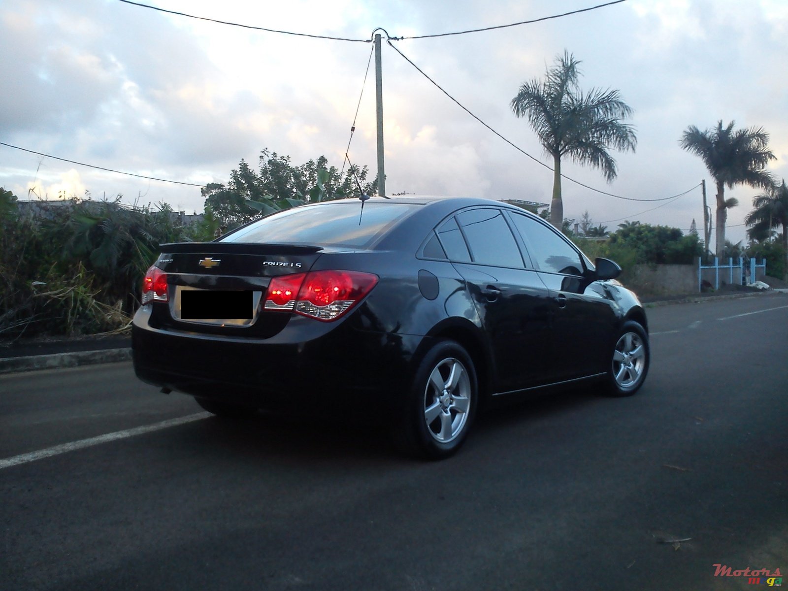2011' Chevrolet Cruze LS photo #4