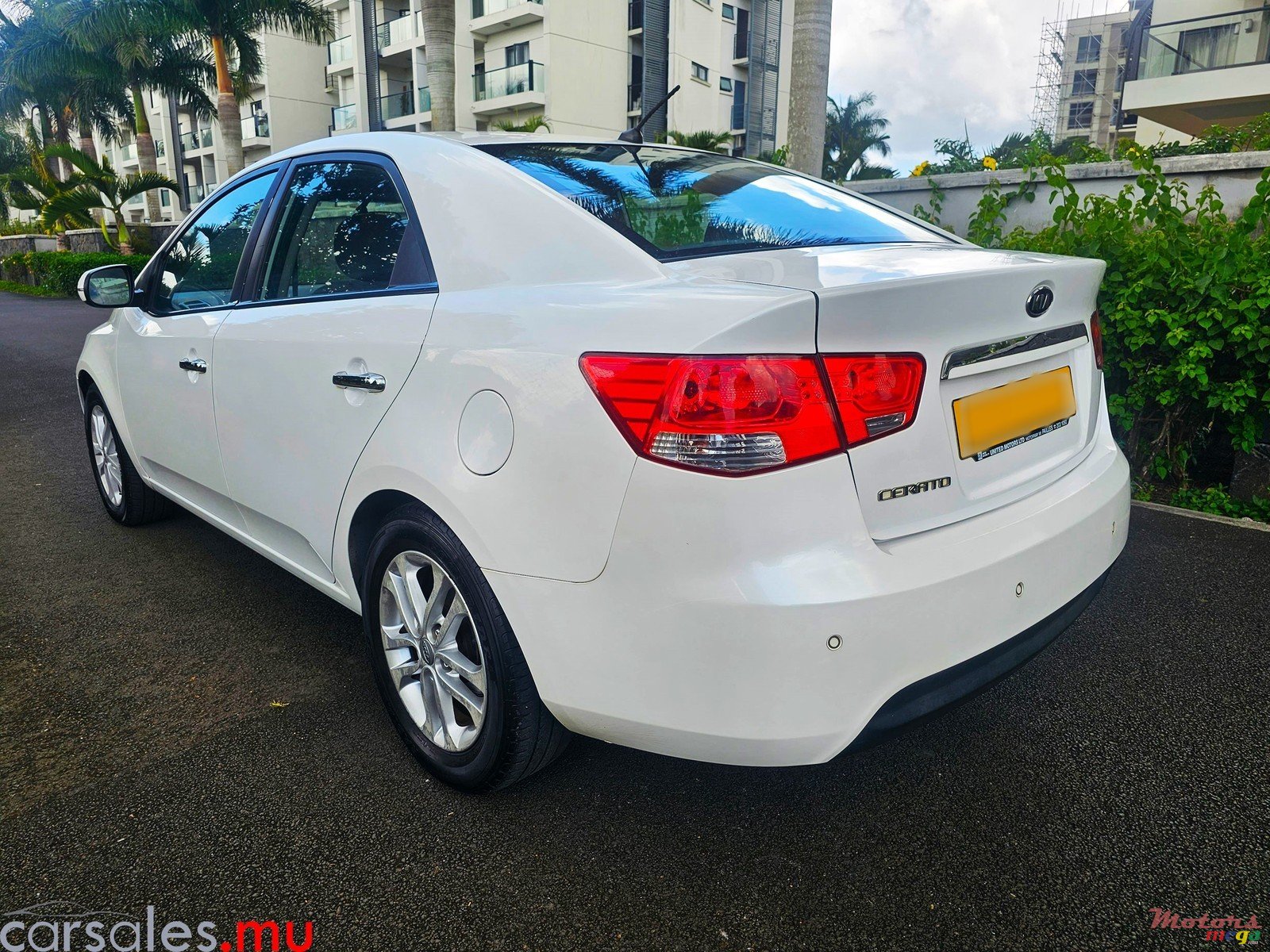 2012' Kia Cerato 1.6 Sedan photo #3