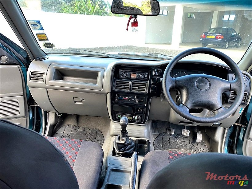 2003' Isuzu KB300 LX-TDI photo #3