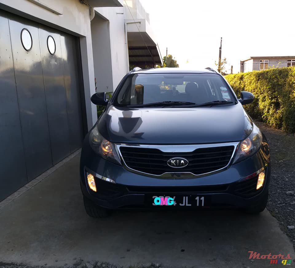 2011' Kia Sportage 2.0 AUTOMATIC photo #2