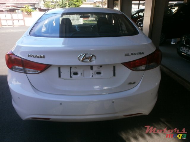 2012' Hyundai Elantra photo #3