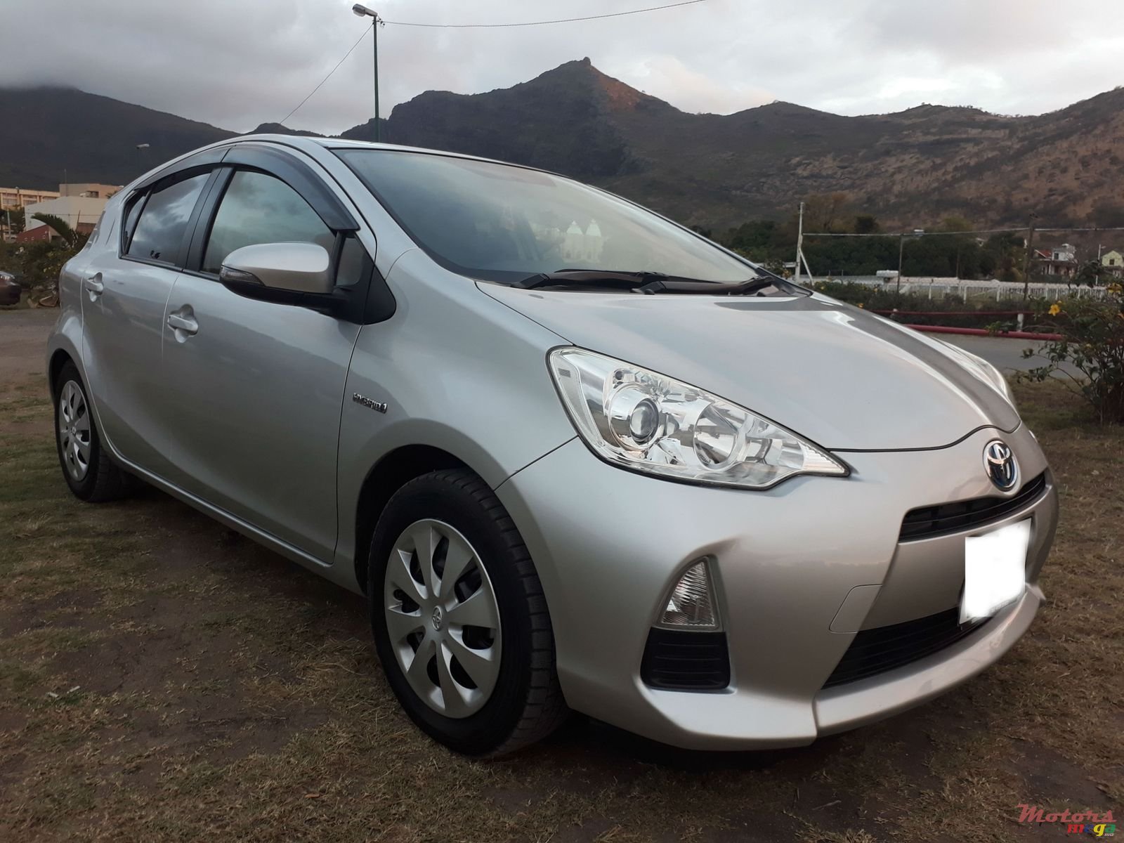 2013' Toyota Aqua photo #1