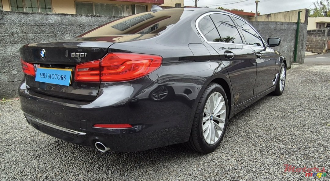 2017' BMW 530 photo #3