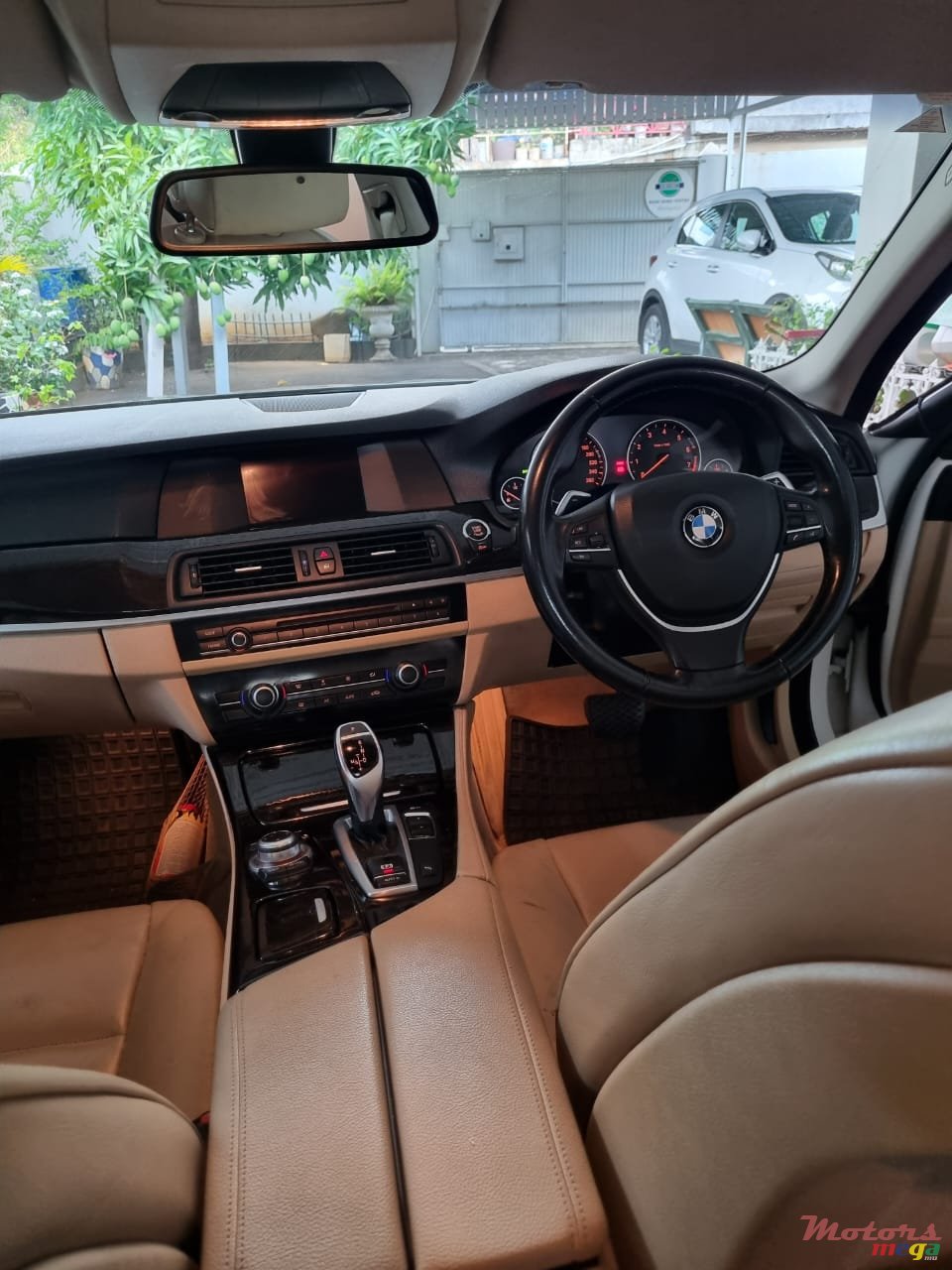 2013' BMW 520 photo #7