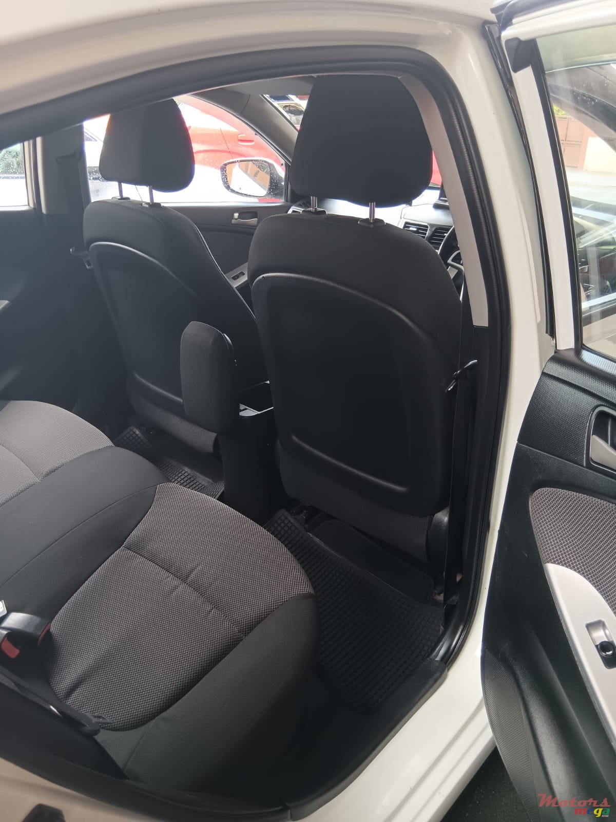 2014' Hyundai Accent photo #5