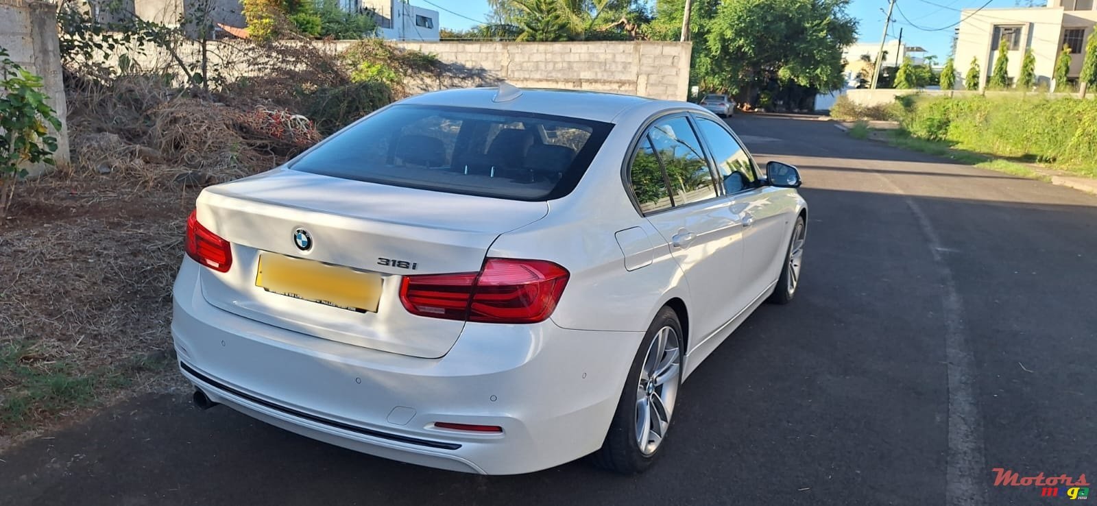 2016' BMW 3 Series photo #3